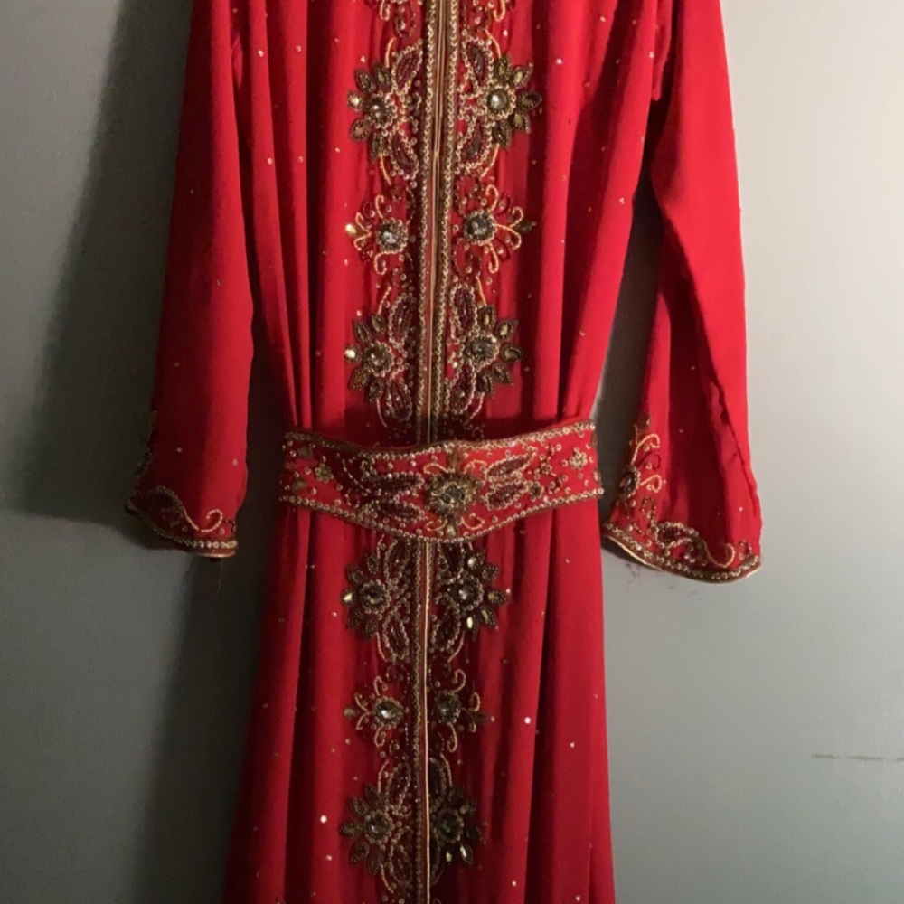 Abaya - image 1